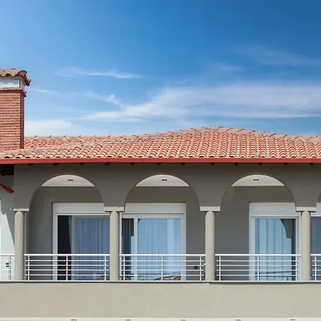 House Anastasia سيكيا